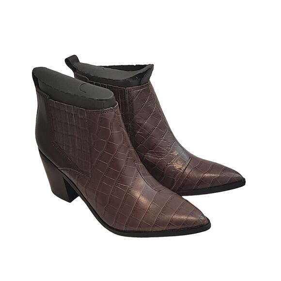 NIB Marc Fisher Rental 2 Chelsea Boots, Size 8.5 - Picture 1 of 9